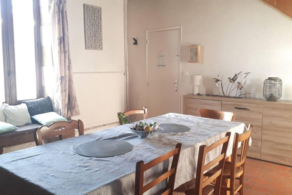Gite A La Ferme, Avec Animaux, Fromages Et Nature Neuville-les-Decize Exterior photo